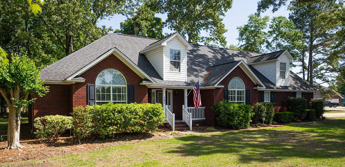 Building Photo - 185 Lakewood Dr