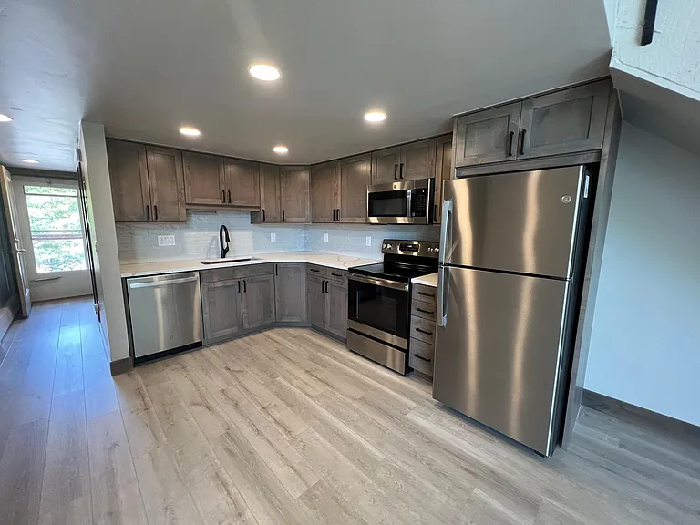 7333 Ryan Gulch Rd — Photo 3
