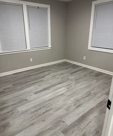 304 Maplewood Ave NE — Photo 5