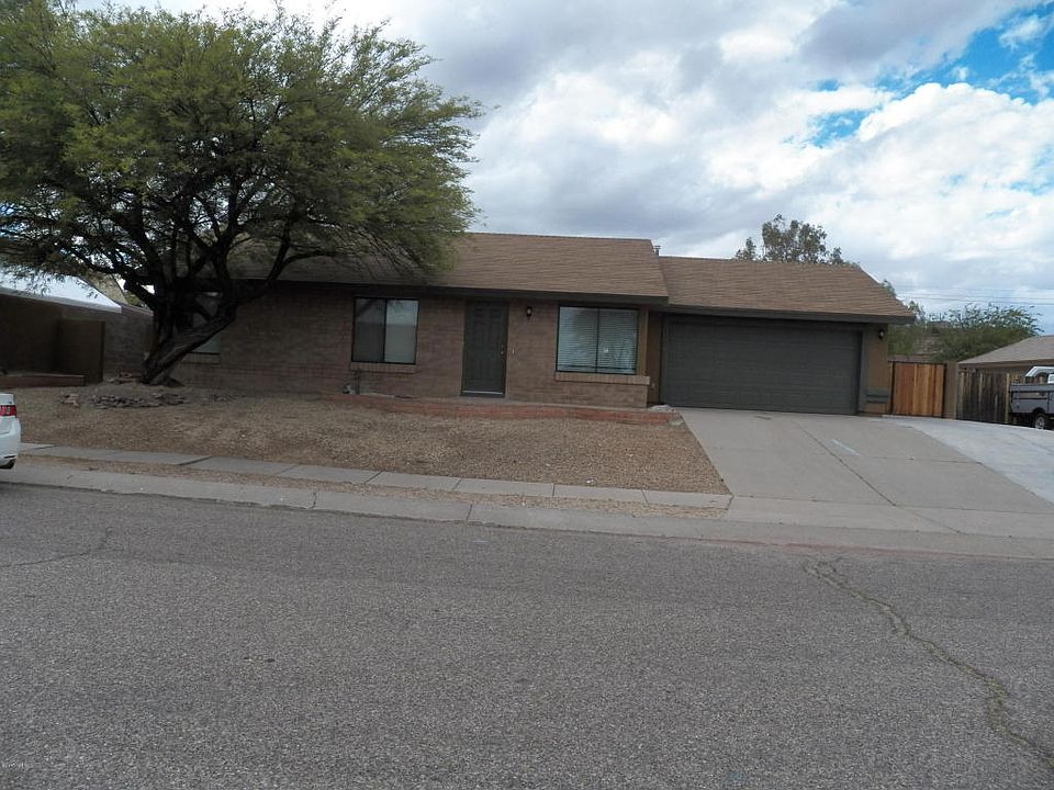 1st image of 1960 S Westmont Dr