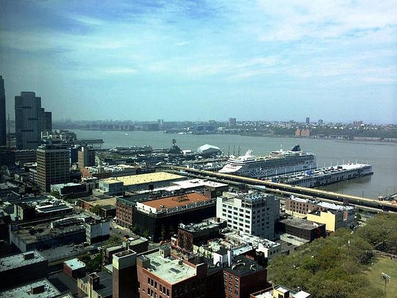 2nd image of 550 W 54th St APT 31E