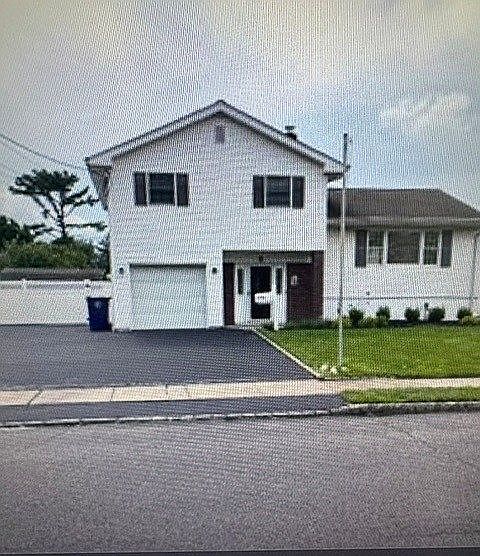 1st image of 11 Suburban Rd