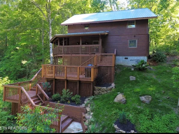 210 S Smoky Mountain Way, Sevierville, TN 37876