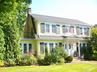 148 Oakland St, Wellesley, MA 02481