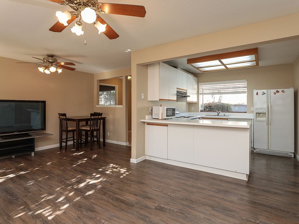 1st image of 655 Martinique Ct