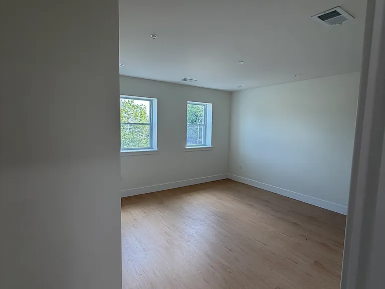 4212 Lancaster Ave #301 — Photo 21