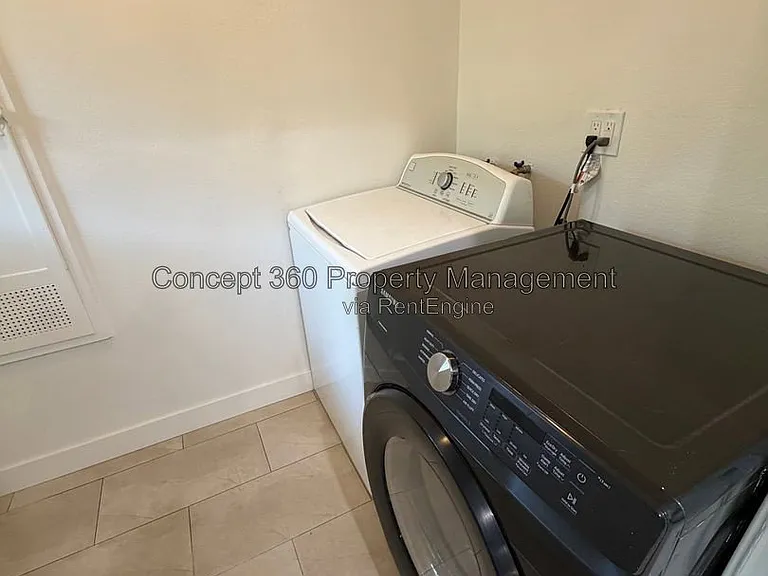 1214 E Cartagena St — Photo 13