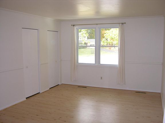 master bedroom, 2 reach-in closets on the left