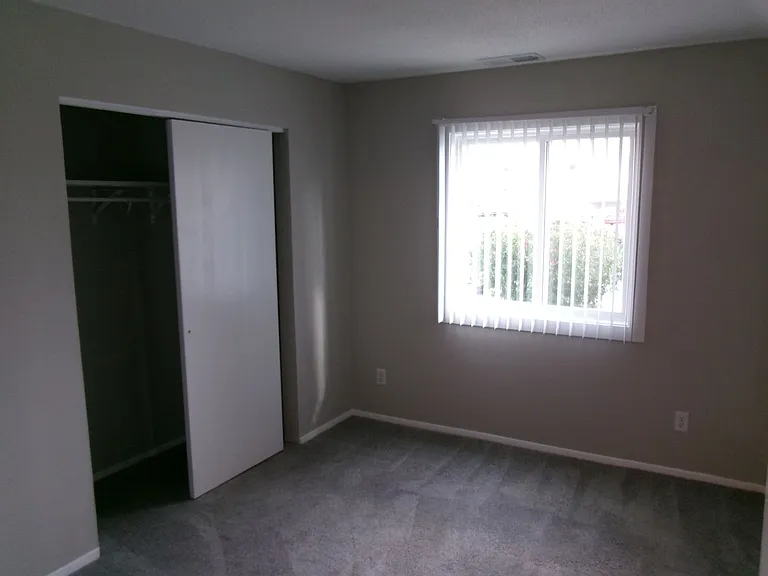 Coventry Court West Apartments — Photo 74