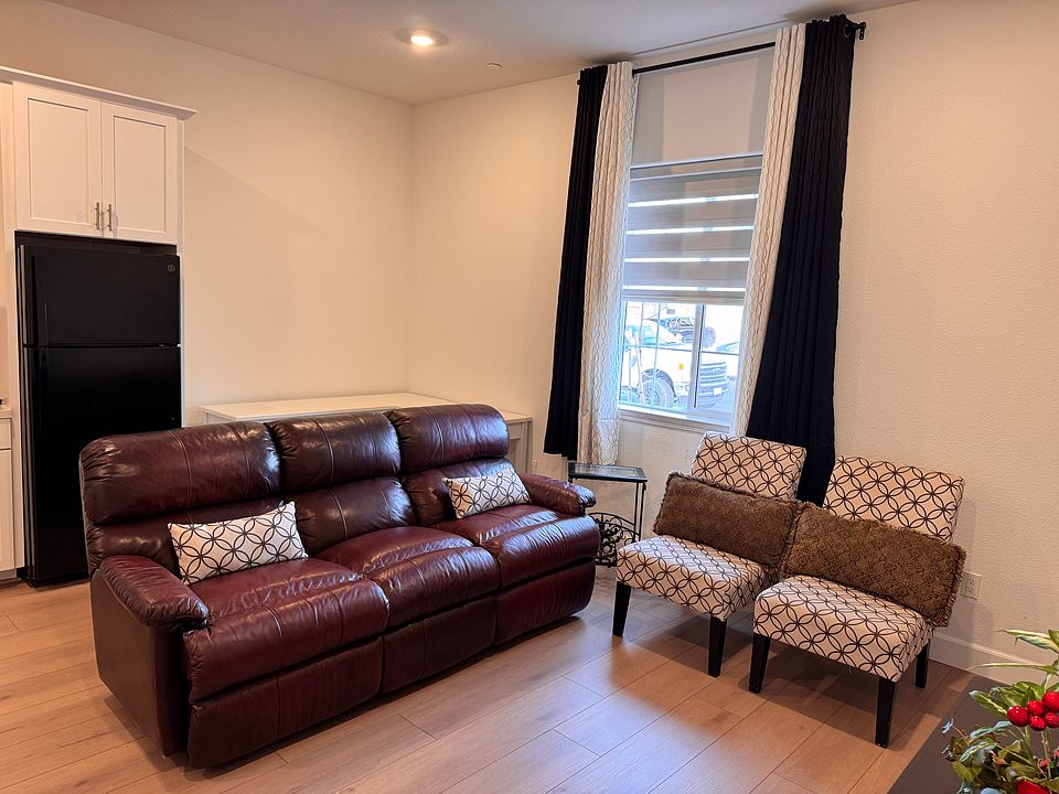 1st image of 3361 Garden Terrace Ct