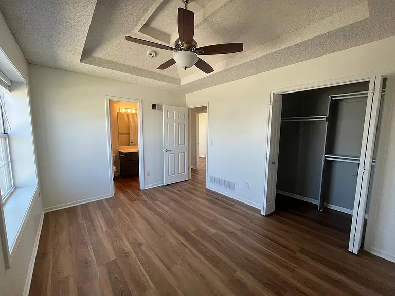 Main Bedroom 10' wide x 13'6" long