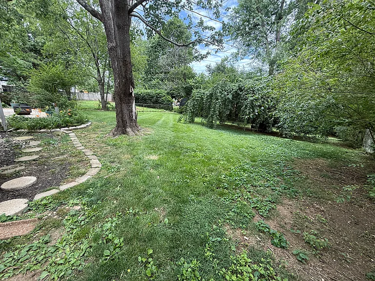 3316 Crown Crest Rd — Photo 2