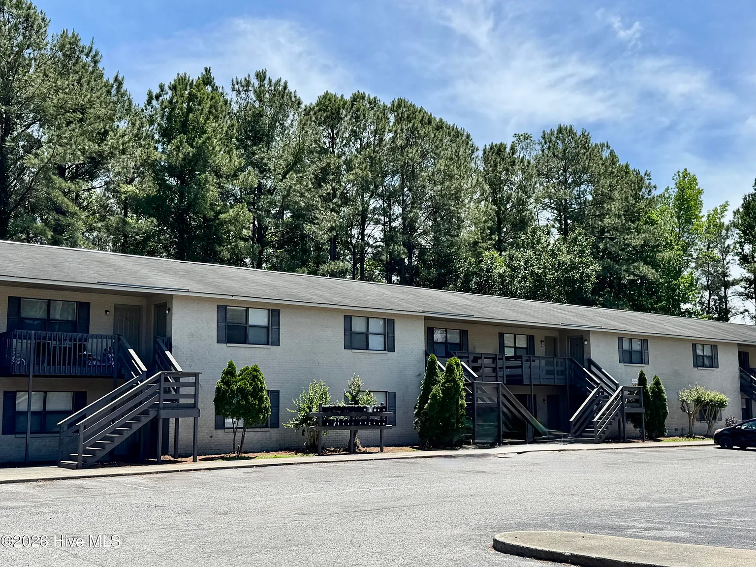 2 bed, 1.0 bath, $750 — Photo 1