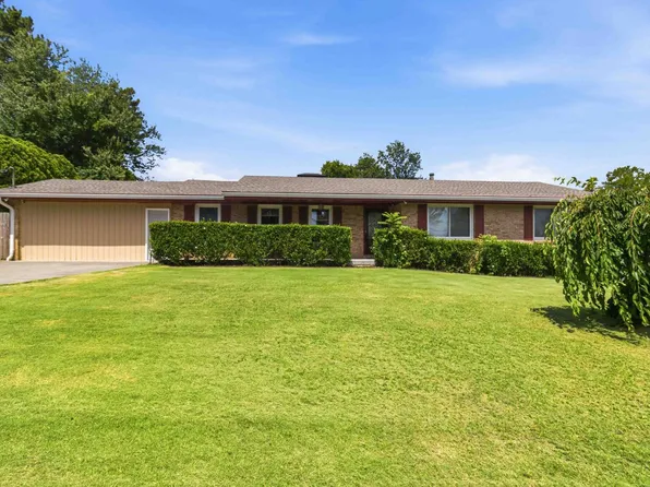 643 Rebecca St, Lilburn, GA 30047