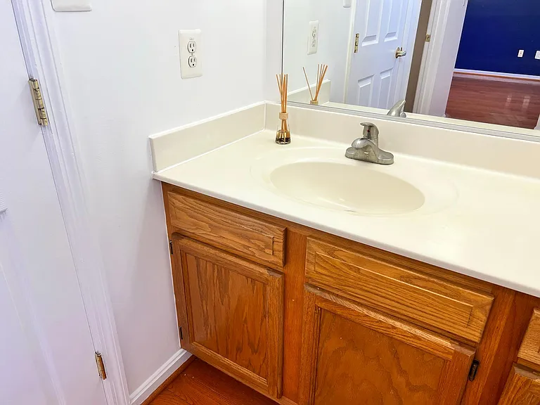 1607 E Fairmount Ave — Photo 25
