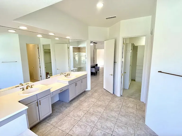 5 Victoria Falls Dr — Photo 22