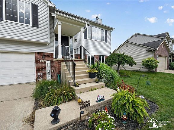 5th image of 256 Dundee Ridge Dr