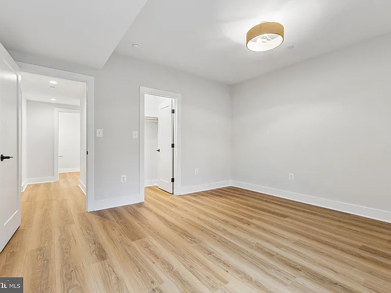 6101 Berkshire Dr — Photo 7