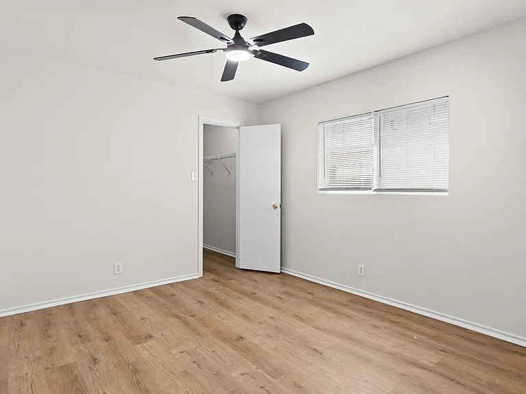 9575 Celine Dr — Photo 11