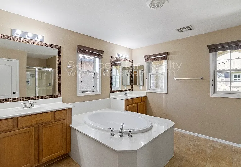 860 S Huish Dr — Photo 17