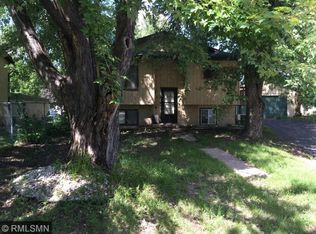 761 Parkway Dr, Saint Paul, MN 55106