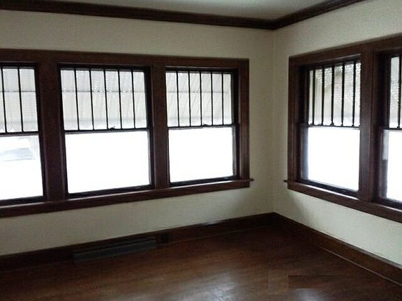 2nd image of 1134 N Main St