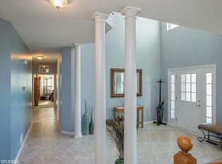 219 Springwood Dr, Woodstock, IL 60098