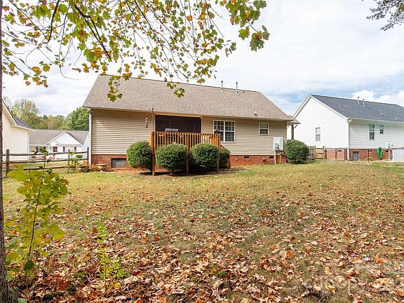 2nd image of 729 Golden Bell Dr