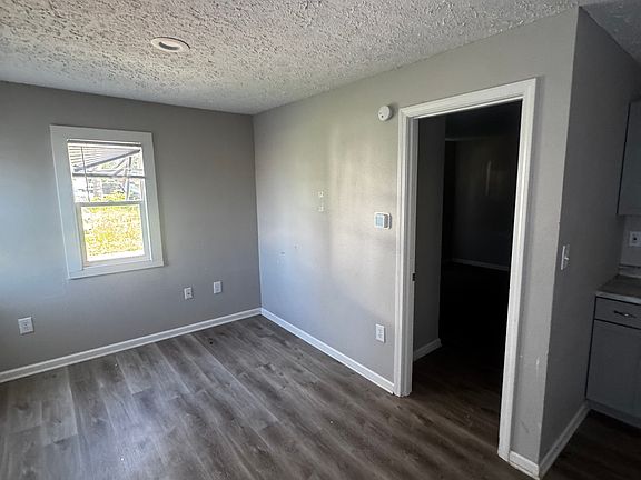 4th image of 315 N Mickley Ave #8