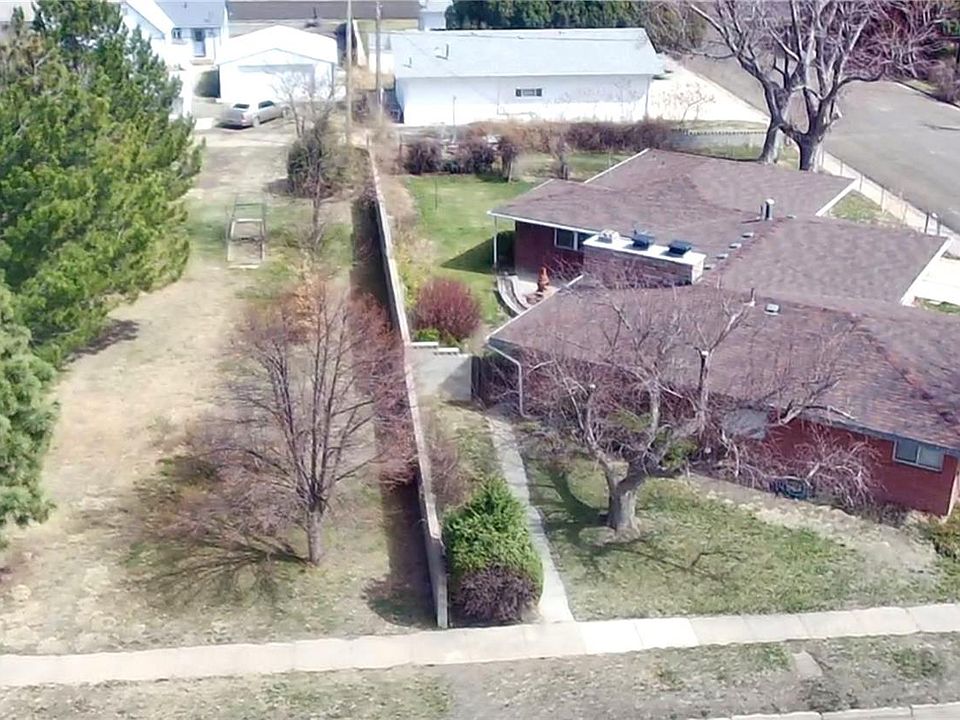 2nd image of 702 Main Avenue