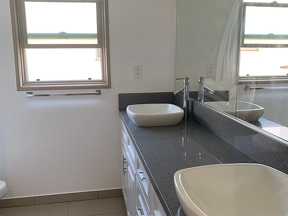 2nd image of 949 Euclid St #13