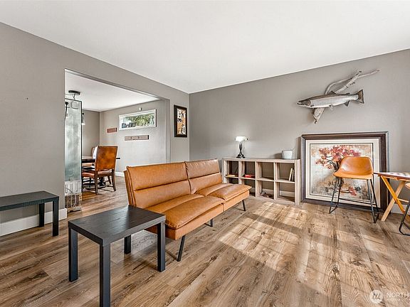 3rd image of 15601 88th Street E