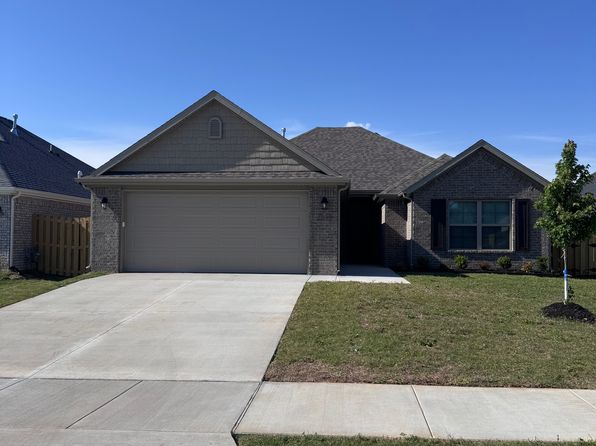1102 Calla Lily Ave