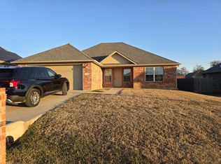 839 S 3rd St, Calera, OK 74730