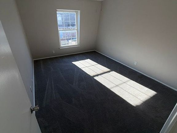 3rd image of 700 Chateau Dr #630