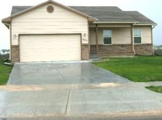 625 N Longbranch Dr, Maize, KS 67101