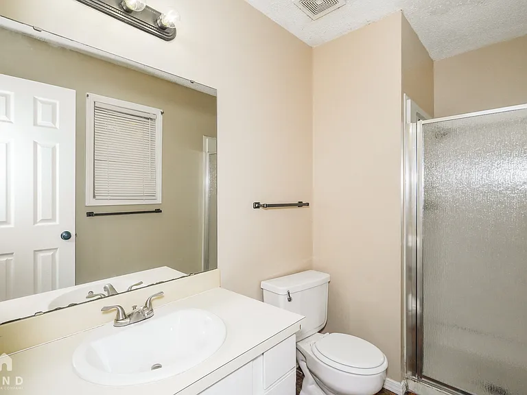 1206 W McGee St — Photo 14