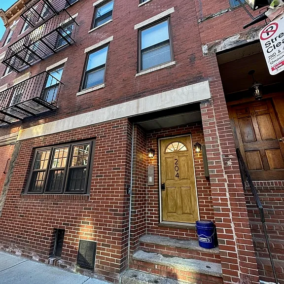 204 Endicott St #1 — Photo 6