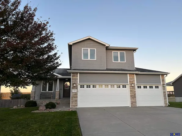 1025 Cyprus Blvd, Hickman, NE 68372