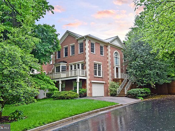 3rd image of 110 Gresham Pl