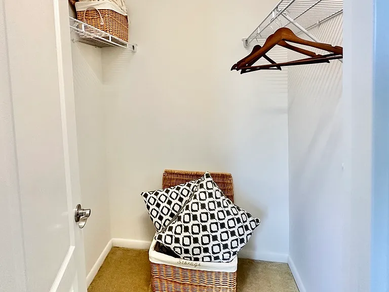 Windsor Lake Apartments — Photo 11