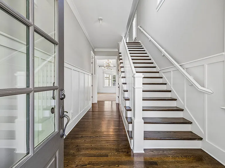 124B Lincoln Ct — Photo 4