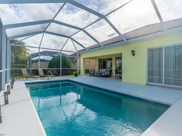 7687 Hernando CT, NAPLES, FL 34114