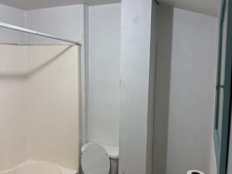 830 Denmark St — Photo 6