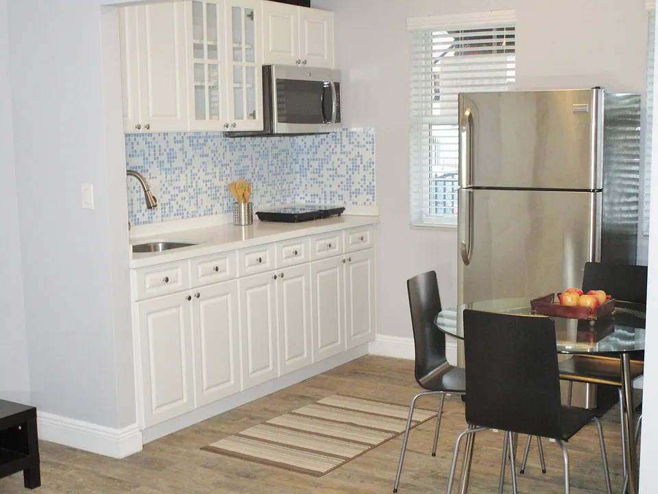53 NE 49th St #5B