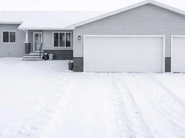 3517 Grayson Dr, Burlington, ND 58722