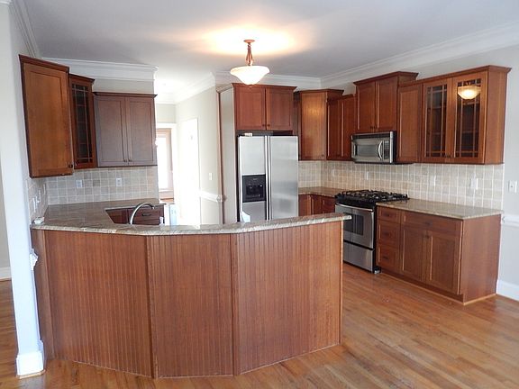 4th image of 4100 Stonehenge Ln