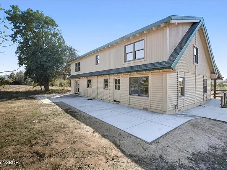 2935 E Clark Ave — Photo 9