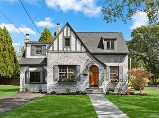 263 Fairview Ave, Bayport, NY 11705