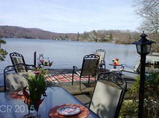 37 Mickens Ln, Bloomingdale, NJ 07403